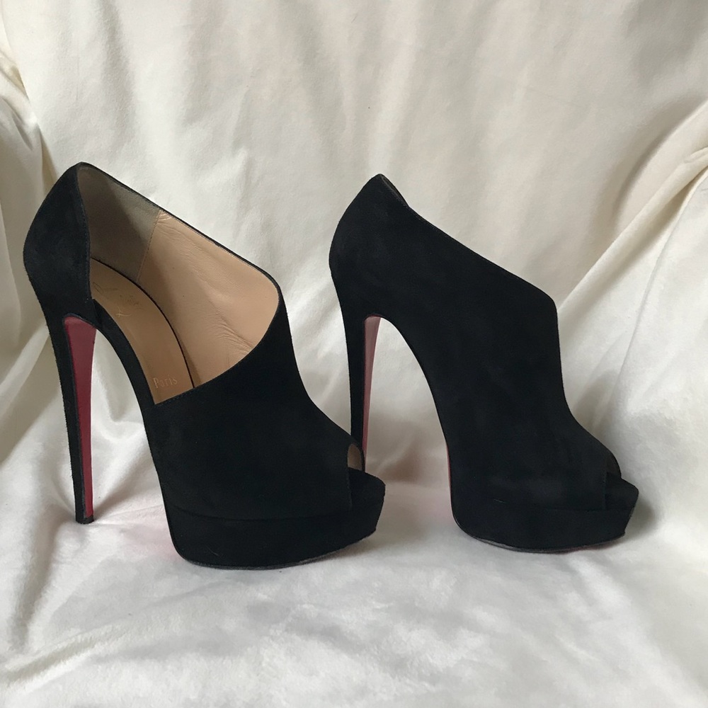 100 % authentic Christian Louboutin Verita bootie